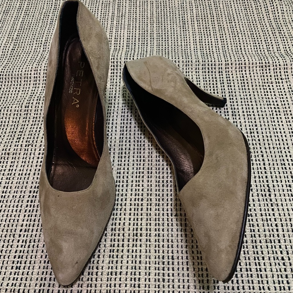 Petra Firenze Suede Pumps tan taupe, Size 10